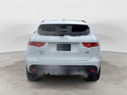 2018 Jaguar F-PACE 25t R-Sport