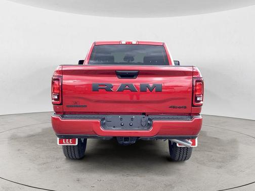 Molten Red Pearlcoat 2026 RAM 2500 Big Horn Crew Cab 4x4 6'4' Box