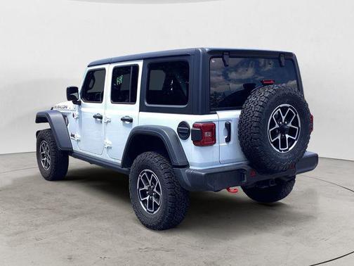 Bright White Clearcoat 2025 Jeep Wrangler Rubicon