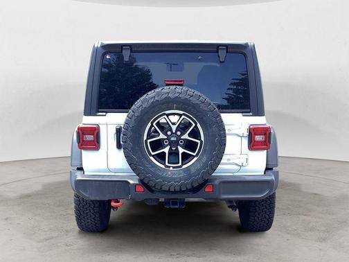 Bright White Clearcoat 2025 Jeep Wrangler Rubicon