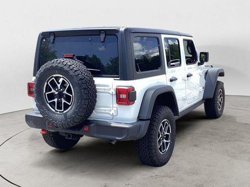 Bright White Clearcoat 2025 Jeep Wrangler Rubicon