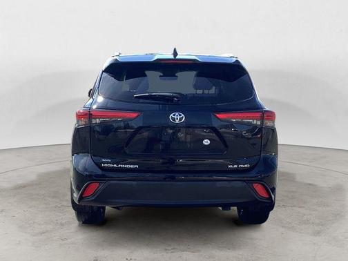 Midnight Black Metallic 2023 Toyota Highlander XLE