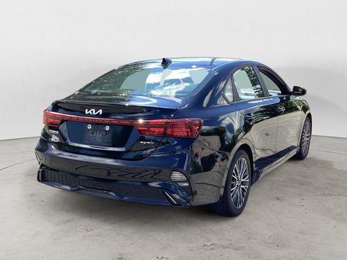 Aurora Black 2024 Kia Forte GT-Line