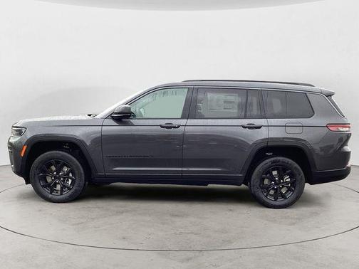Baltic Gray Metallic Clearcoat 2026 Jeep Grand Cherokee L Altitude