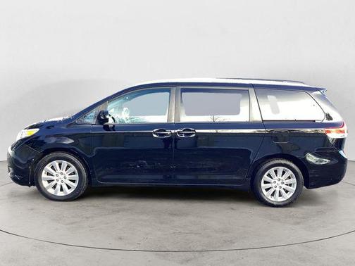 2014 Toyota Sienna LE