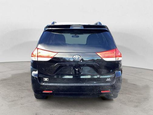 2014 Toyota Sienna LE