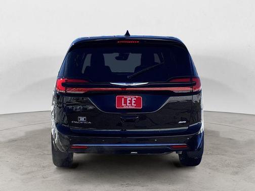 2025 Chrysler Pacifica L