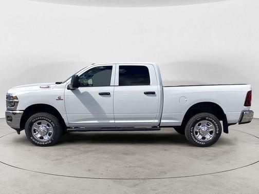 Bright White Clearcoat 2026 RAM 3500 Tradesman Crew Cab 4x4 6'4' Box