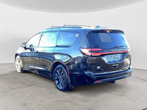 2024 Chrysler Pacifica Hybrid S Appearance Pkg