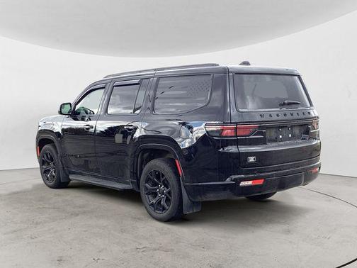 Diamond Black Crystal Pearlcoat 2023 Jeep Wagoneer Series II Carbide 4x4