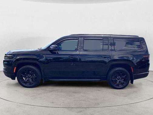 Diamond Black Crystal Pearlcoat 2023 Jeep Wagoneer Series II Carbide 4x4