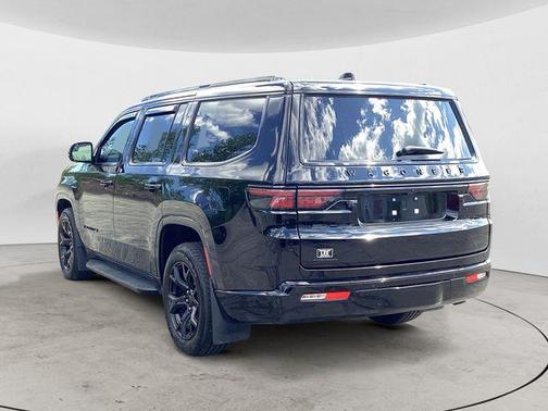 Diamond Black Crystal Pearlcoat 2023 Jeep Wagoneer Series II Carbide 4x4