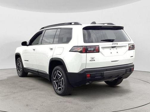Bright White Clearcoat 2026 Jeep Cherokee Laredo 4x4