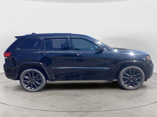 Diamond Black Crystal Pearlcoat 2019 Jeep Grand Cherokee Altitude