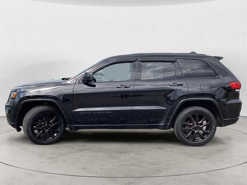 Diamond Black Crystal Pearlcoat 2019 Jeep Grand Cherokee Altitude