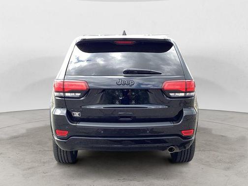 Diamond Black Crystal Pearlcoat 2019 Jeep Grand Cherokee Altitude