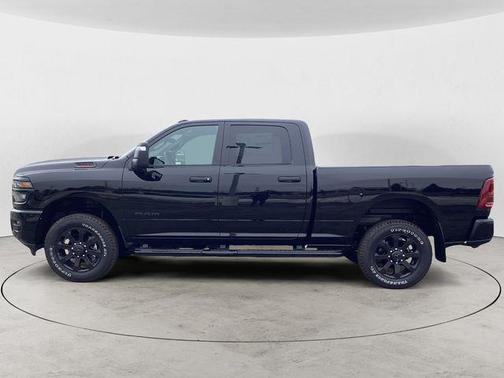 Diamond Black Crystal Pearlcoat 2026 RAM 2500 Big Horn Crew Cab 4x4 6'4' Box