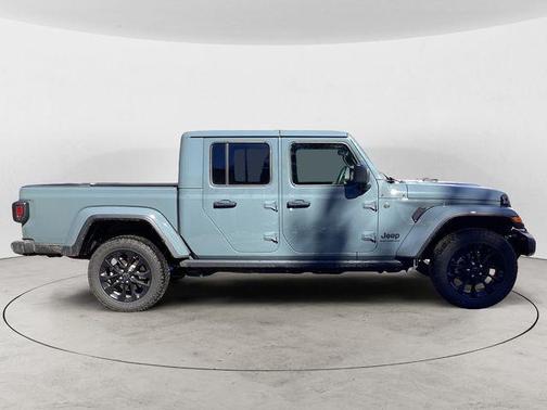 2025 Jeep Gladiator Nighthawk