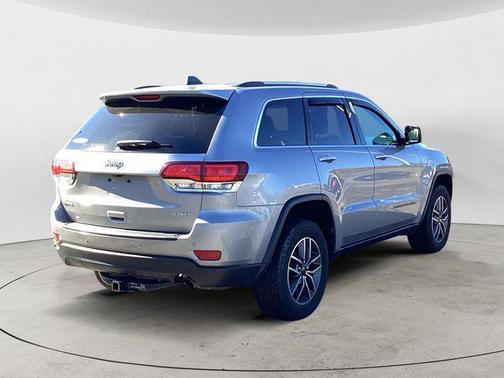 2020 Jeep Grand Cherokee Laredo