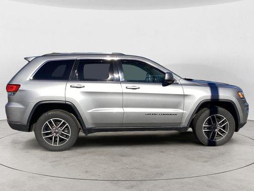2020 Jeep Grand Cherokee Laredo