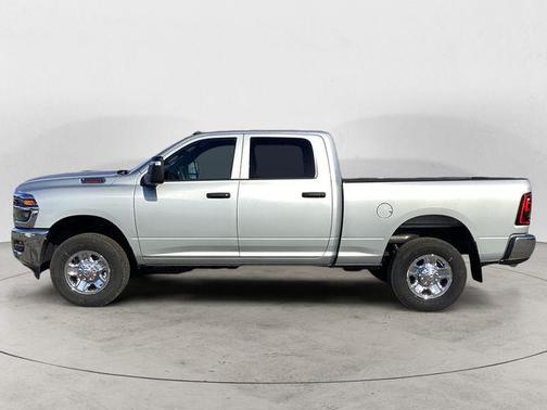 2026 RAM 2500 Tradesman Crew Cab 4x4 6'4' Box