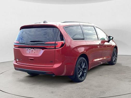 2026 Chrysler Pacifica L