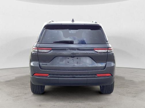 2022 Jeep Grand Cherokee Altitude