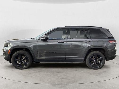 2022 Jeep Grand Cherokee Altitude