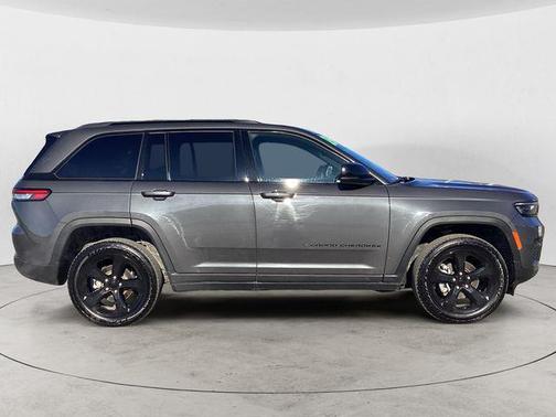 2022 Jeep Grand Cherokee Altitude