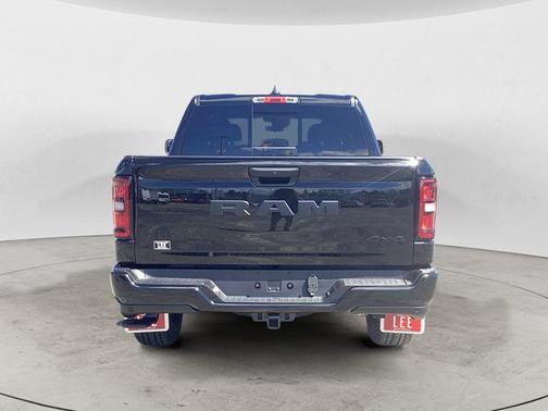 Diamond Black Crystal Pearlcoat 2026 RAM 1500 Express