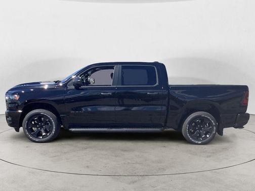 Diamond Black Crystal Pearlcoat 2026 RAM 1500 Express