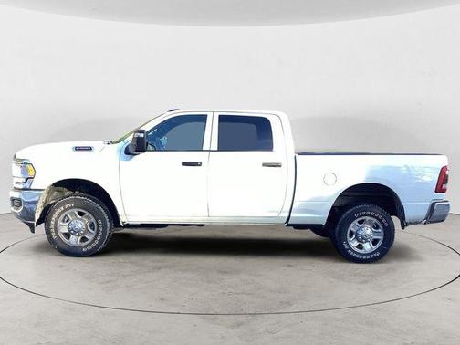 2024 RAM 2500 Tradesman Crew Cab 4x4 6'4' Box