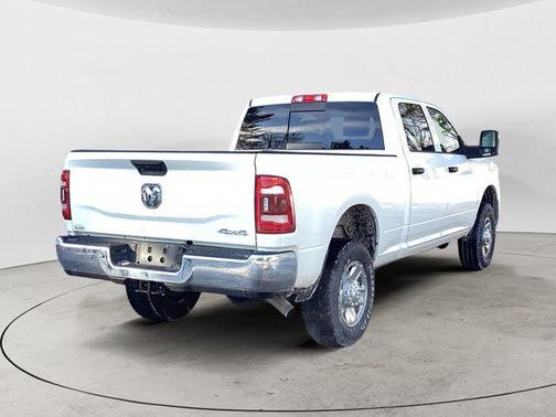 2024 RAM 2500 Tradesman Crew Cab 4x4 6'4' Box