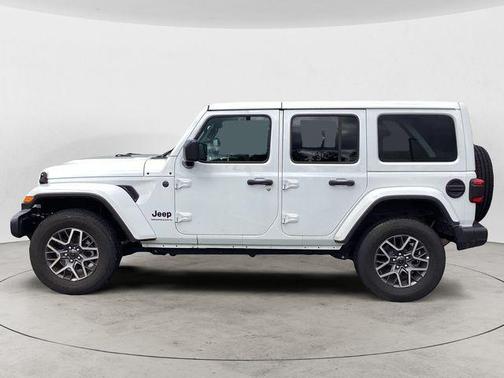 Bright White Clearcoat 2025 Jeep Wrangler 4-Door Sahara 4x4