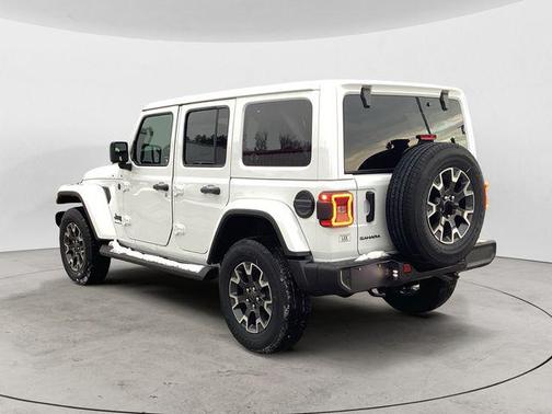 2026 Jeep Wrangler 4-Door Sahara 4x4