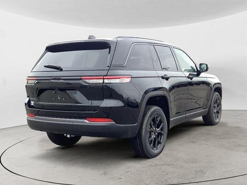 2026 Jeep Grand Cherokee Altitude