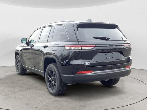 2026 Jeep Grand Cherokee Altitude