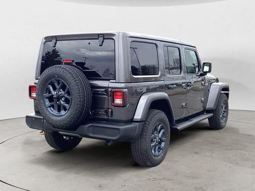 Granite Crystal Metallic Clearcoat 2026 Jeep Wrangler Sport