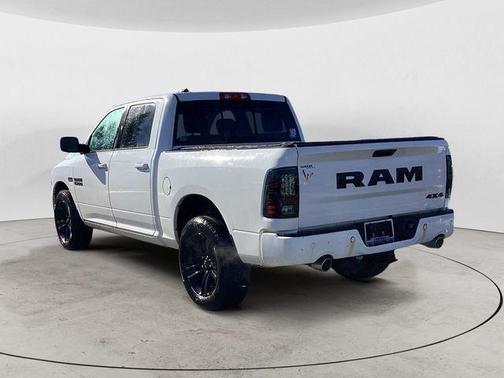 2017 RAM 1500 Night Crew Cab 4x4 5'7' Box