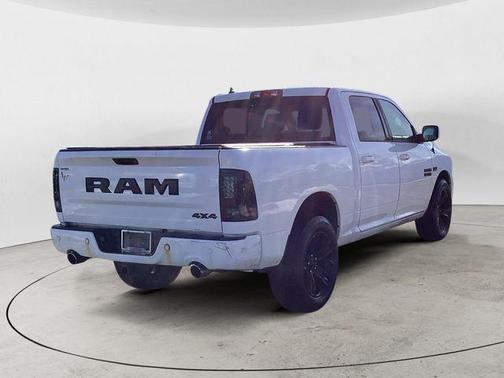 2017 RAM 1500 Night Crew Cab 4x4 5'7' Box