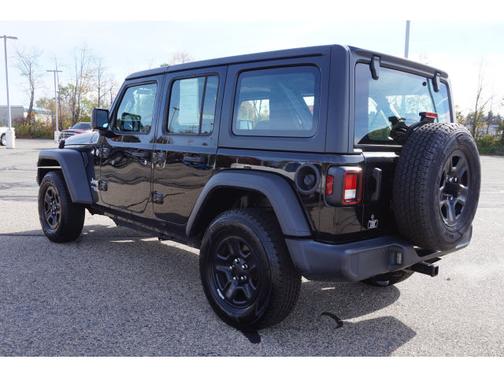 Photo 5 of 25 of 2018 Jeep Wrangler Unlimited Sport