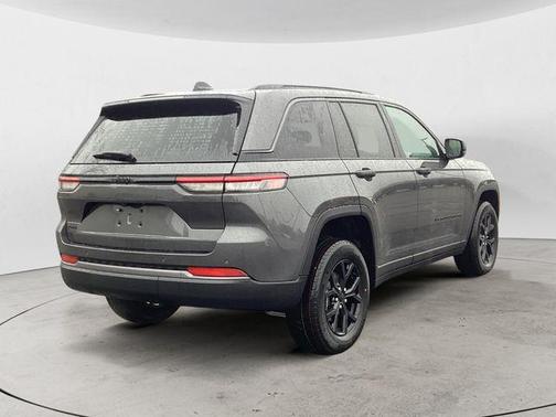 2026 Jeep Grand Cherokee Altitude