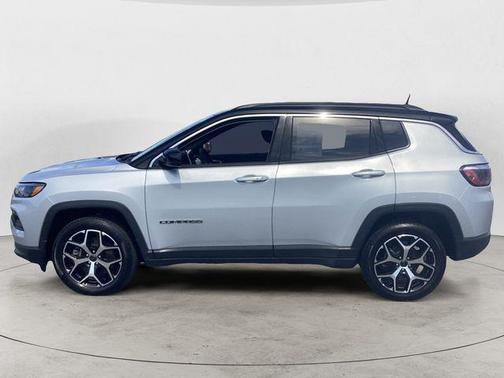 Silver Zynith Metallic Clearcoat 2025 Jeep Compass Limited