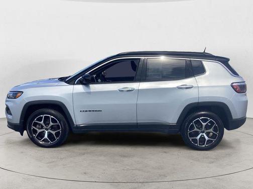 Silver Zynith Metallic Clearcoat 2025 Jeep Compass Limited