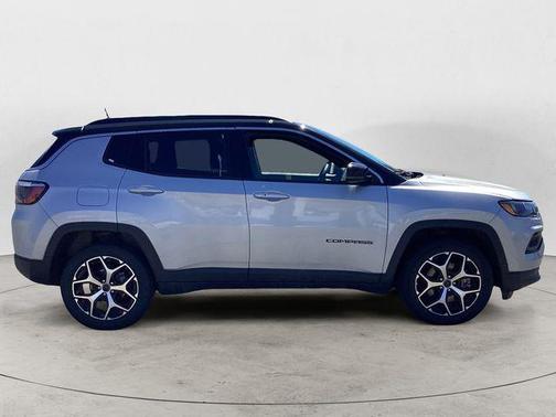 Silver Zynith Metallic Clearcoat 2025 Jeep Compass Limited