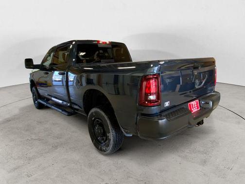 2026 RAM 2500 Tradesman Crew Cab 4x4 6'4' Box