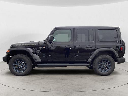 Black Clearcoat 2026 Jeep Wrangler Sport