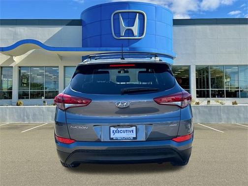 2017 Hyundai TUCSON SE