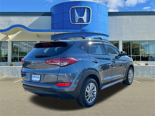 2017 Hyundai TUCSON SE