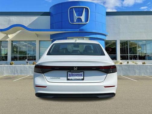 Platinum White Pearl 2023 Honda Accord EX
